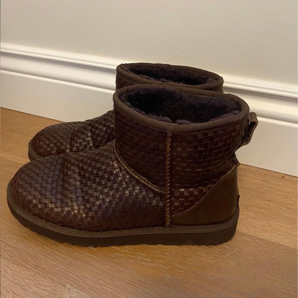 Ugg Boots men’s Size 9, women’s 10.5 - limited edition! - Picture 3 of 8